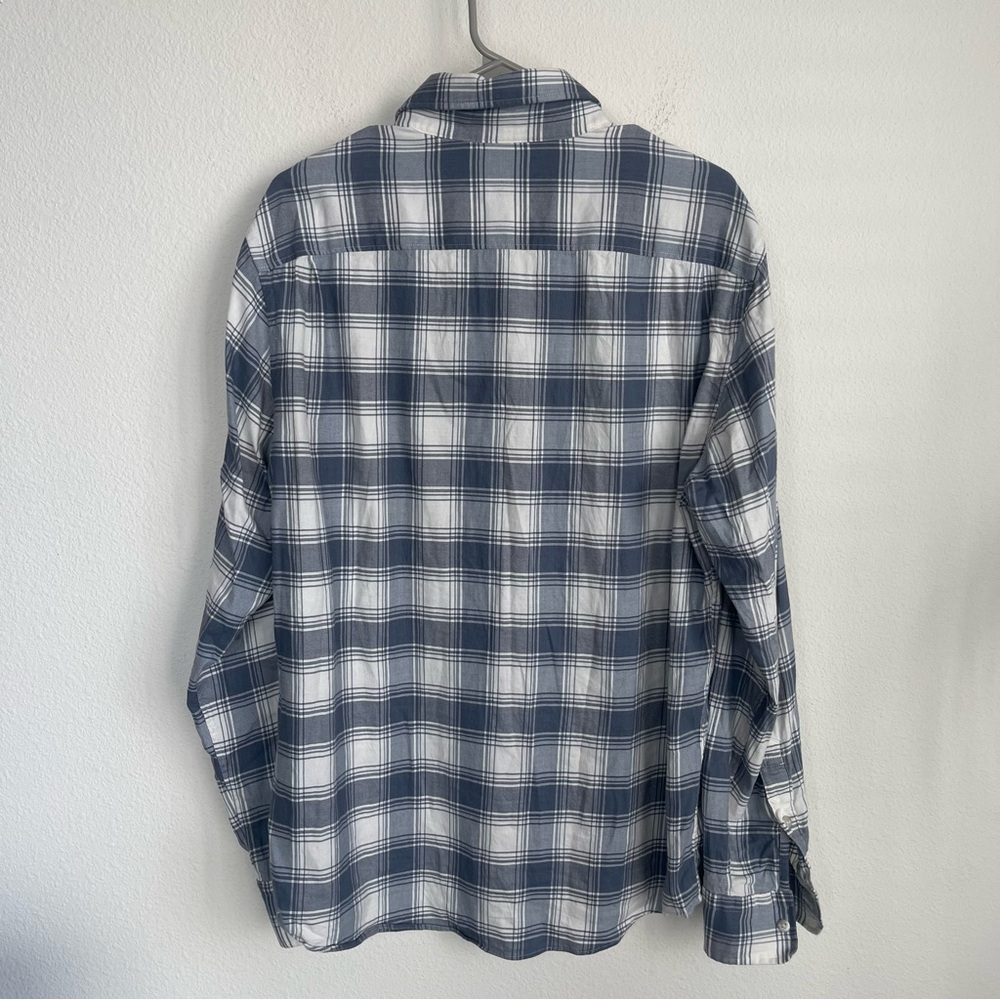 Faherty Lightweight Flannel Button Down Long Slee… - image 7